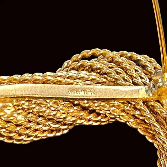 Vtg Brooch Napier 2 inch 1960’s Twisted Rope Gold Tone Knot Pin  Signed Feminine - Picture 7 of 10